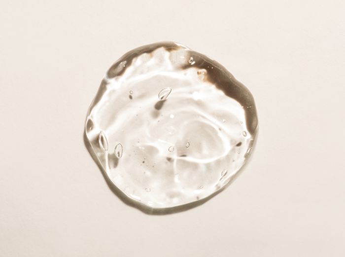 Acide hyaluronique oral : est-il vraiment efficace pour hydrater la peau ?