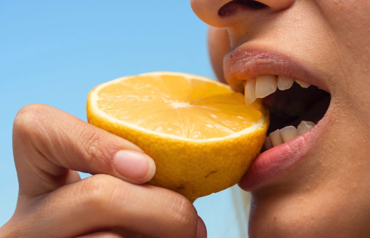 Les Carences en vitamine C : symptômes, causes et traitements